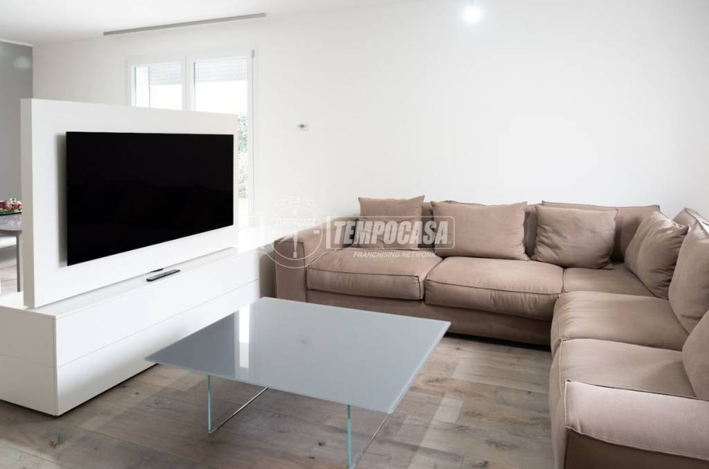 casa indipendente in vendita a Rovigo in zona Tassina