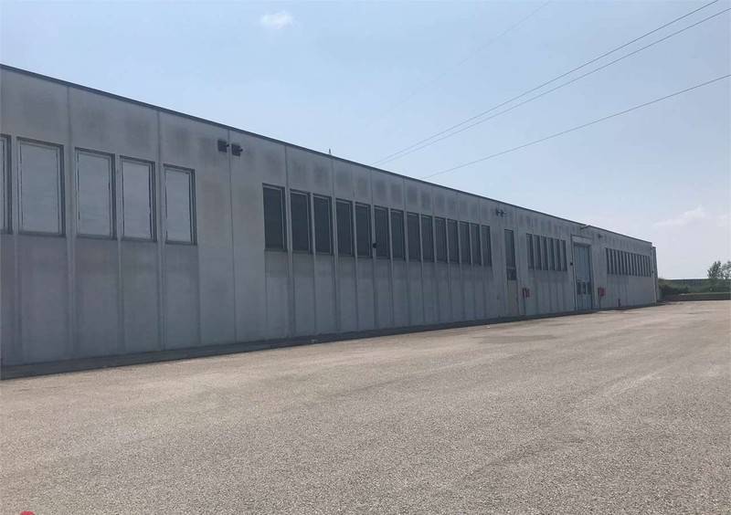 locale commerciale in vendita a Rovigo