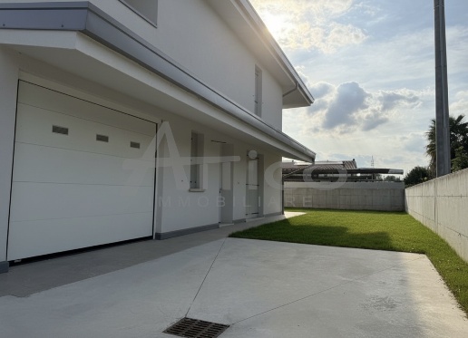 casa indipendente in vendita a Rovigo in zona Granzette