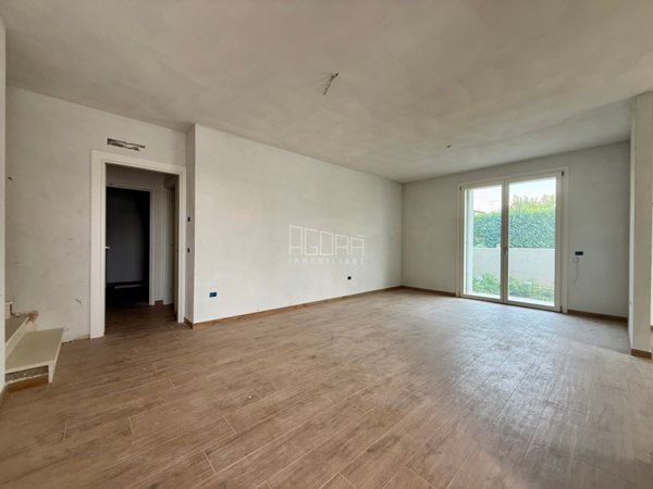 casa indipendente in vendita a Rovigo in zona Granzette