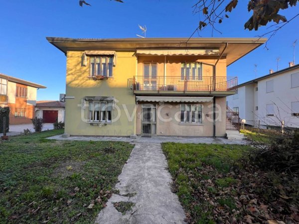 casa indipendente in vendita a Rovigo in zona Borsea