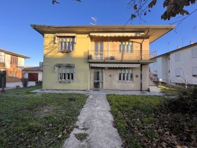 casa indipendente in vendita a Rovigo in zona Borsea