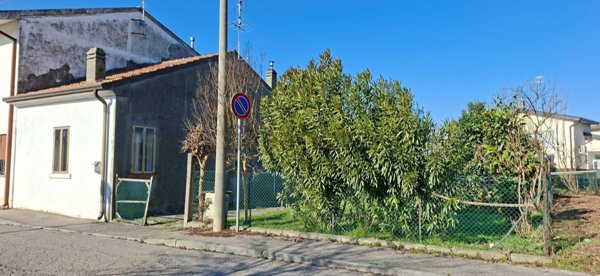 casa indipendente in vendita a Rovigo in zona Boara Polesine
