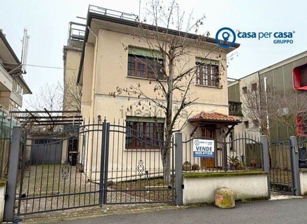 casa indipendente in vendita a Rovigo in zona Centro Storico