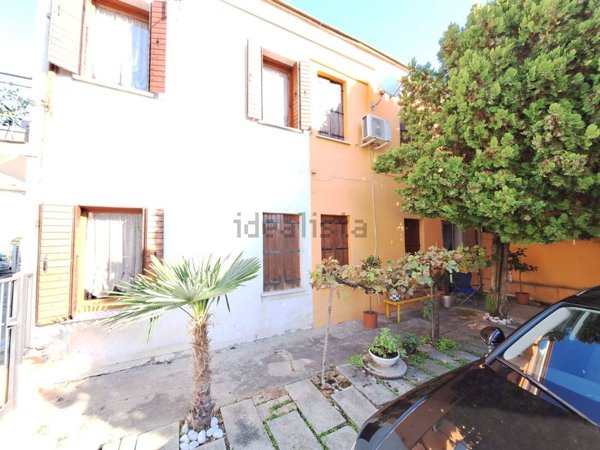 casa indipendente in vendita a Rovigo in zona Centro Storico