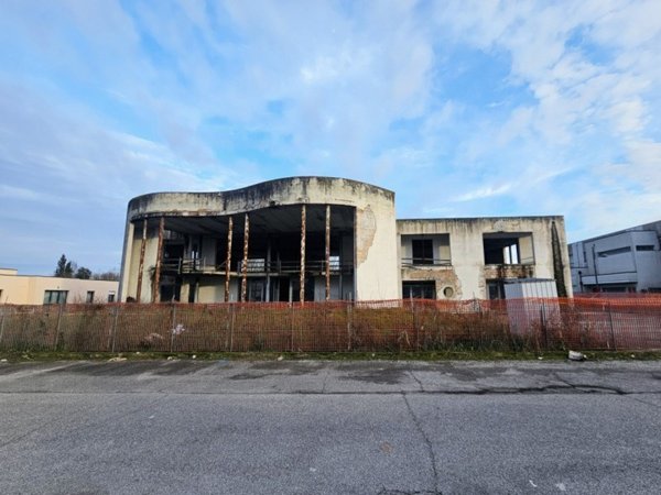 capannone in vendita a Rovigo in zona Borsea