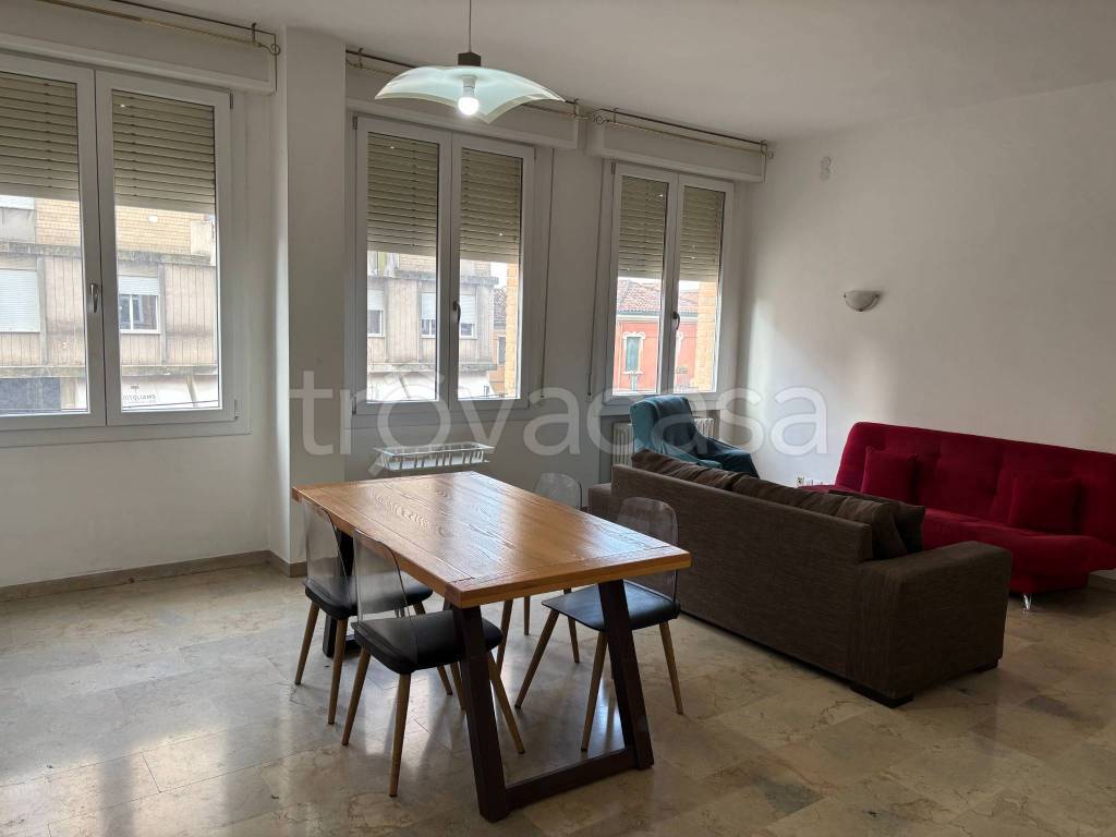 appartamento in vendita a Rovigo in zona Centro Storico