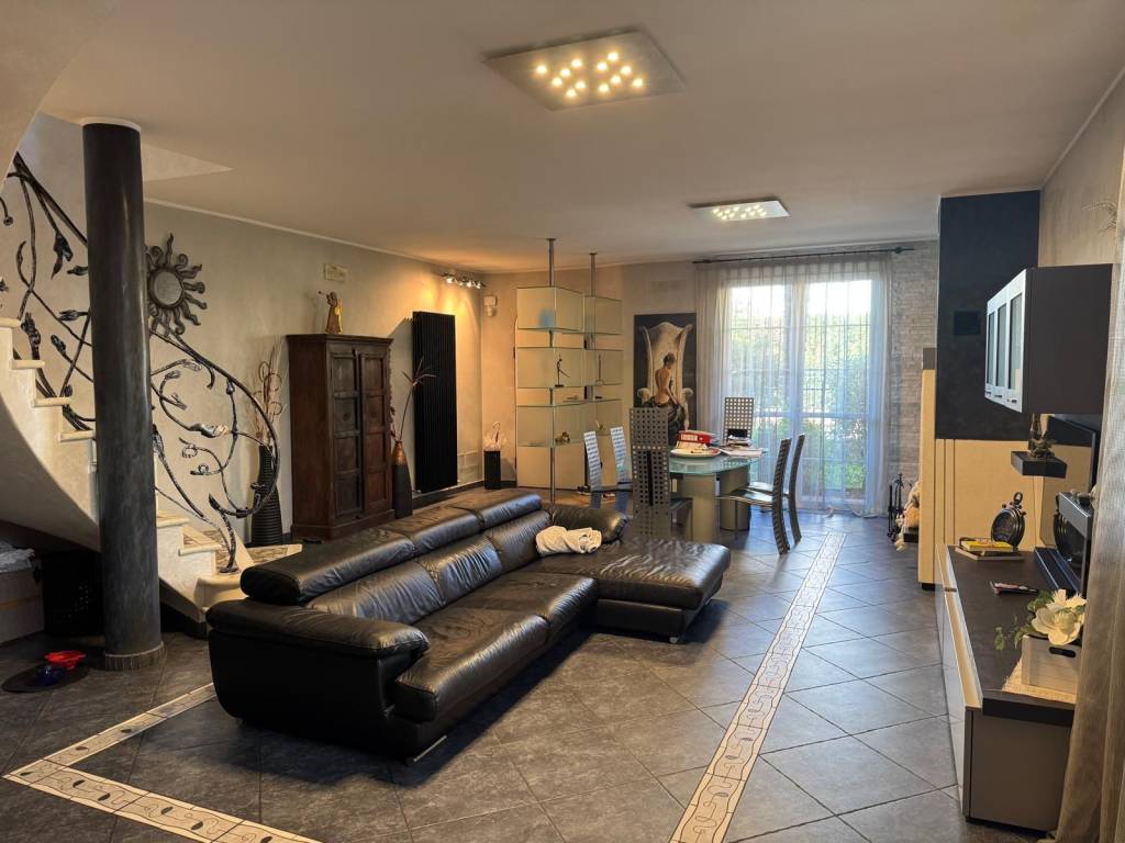 casa indipendente in vendita a Rovigo in zona Tassina