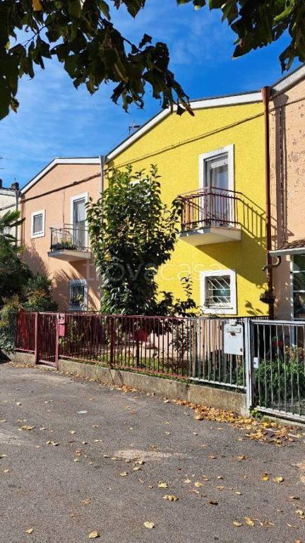casa indipendente in vendita a Rovigo in zona Commenda