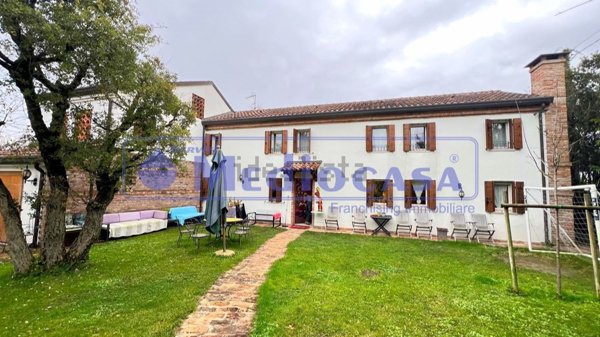 casa indipendente in vendita a Rovigo in zona Mardimago
