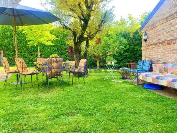 casa indipendente in vendita a Rovigo in zona Mardimago
