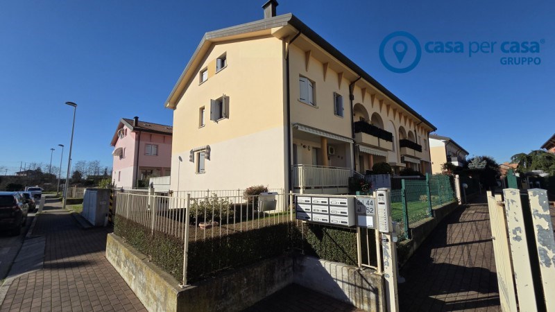 appartamento in vendita a Rovigo in zona Commenda
