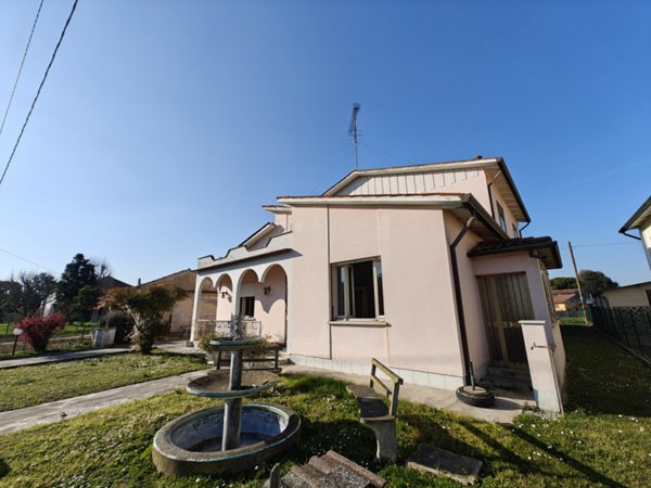 casa indipendente in vendita a Rovigo in zona Mardimago