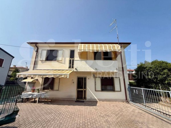 casa indipendente in vendita a Rovigo in zona Concadirame