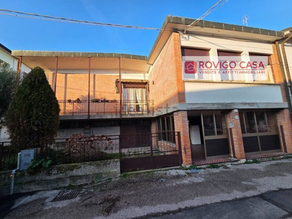 casa indipendente in vendita a Rovigo in zona Centro Storico