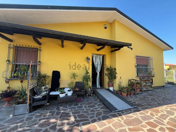 casa indipendente in vendita a Rovigo in zona Concadirame