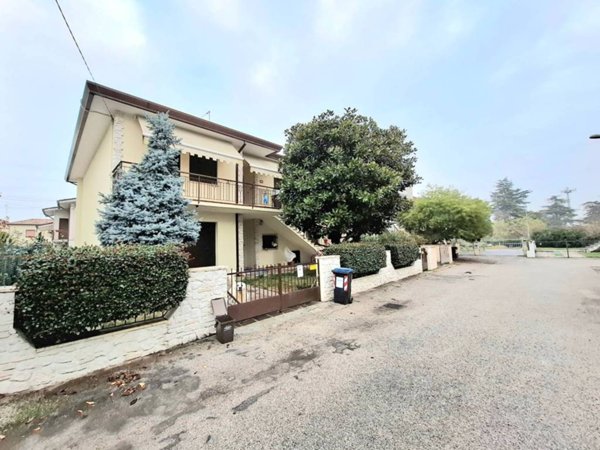 casa indipendente in vendita a Rovigo in zona Tassina