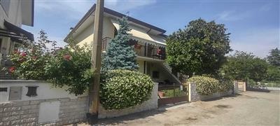 casa indipendente in vendita a Rovigo in zona Tassina