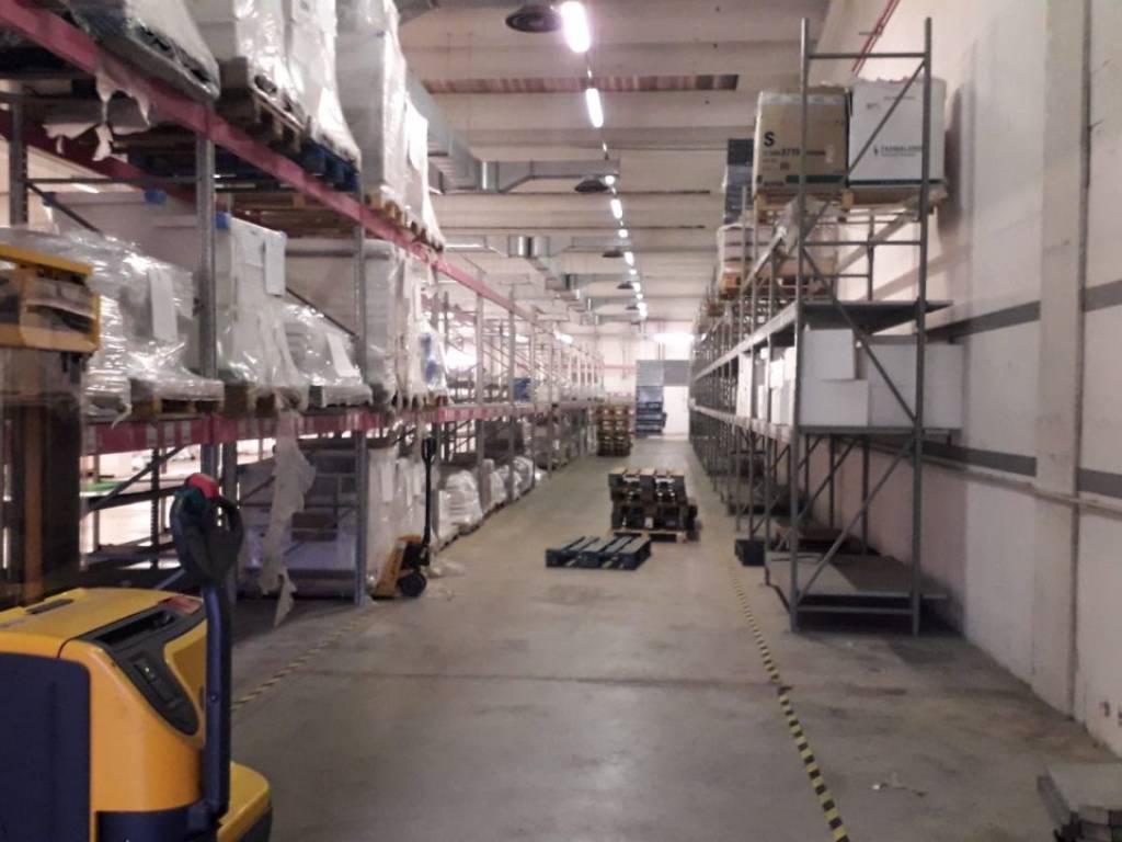 locale commerciale in vendita a Rovigo in zona Borsea