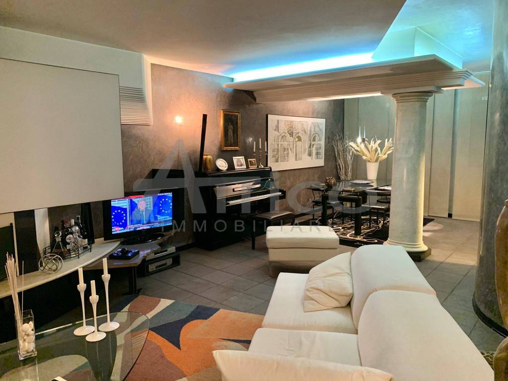 casa indipendente in vendita a Rovigo in zona Centro Storico