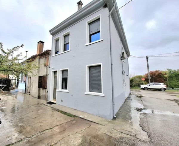casa indipendente in vendita a Rovigo in zona Grignano Polesine