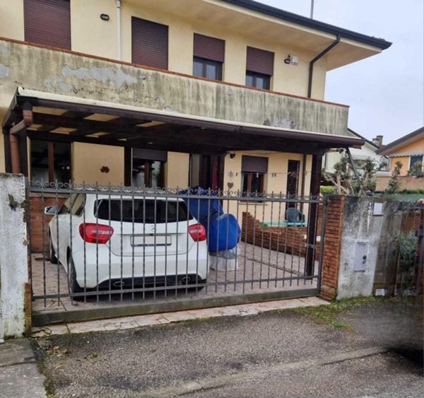 appartamento in vendita a Rovigo in zona Grignano Polesine