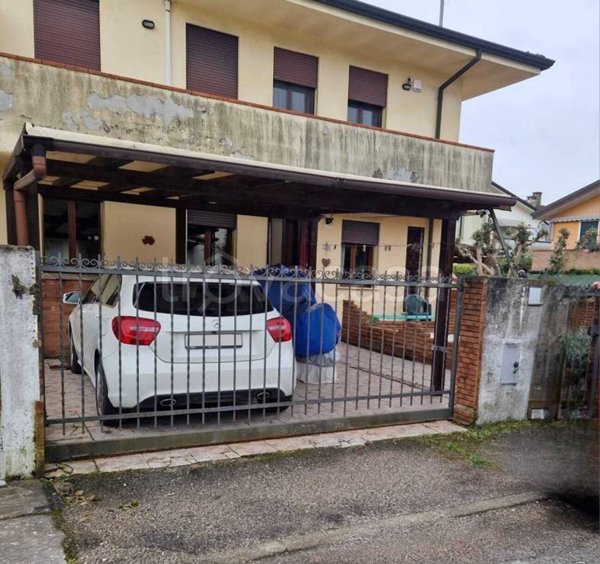 appartamento in vendita a Rovigo in zona Grignano Polesine