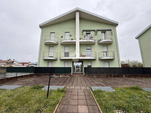 appartamento in vendita a Rovigo in zona Roverdicrè