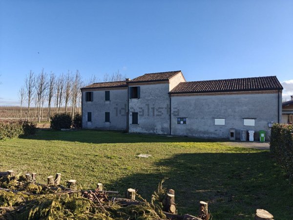 casa indipendente in vendita a Rovigo in zona Sant'Apollinare