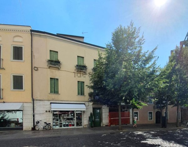 casa indipendente in vendita a Rovigo in zona Centro Storico