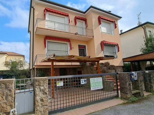 casa indipendente in vendita a Rovigo in zona Centro Storico