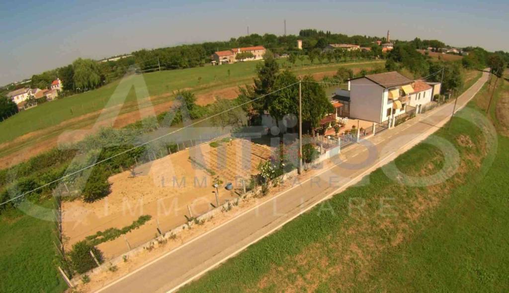 casa indipendente in vendita a Rovigo in zona Sant'Apollinare