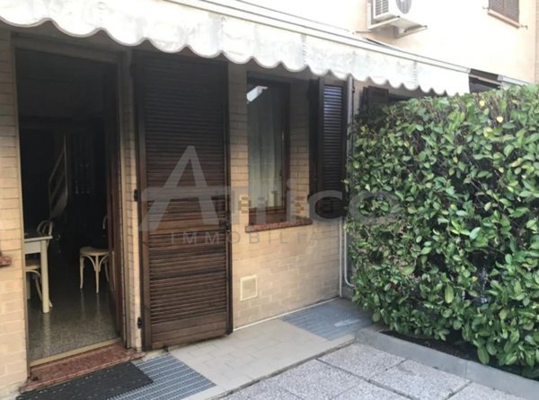 casa indipendente in vendita a Rovigo in zona Commenda