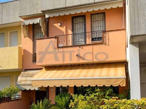 casa indipendente in vendita a Rovigo in zona Sarzano/Cantonazzo