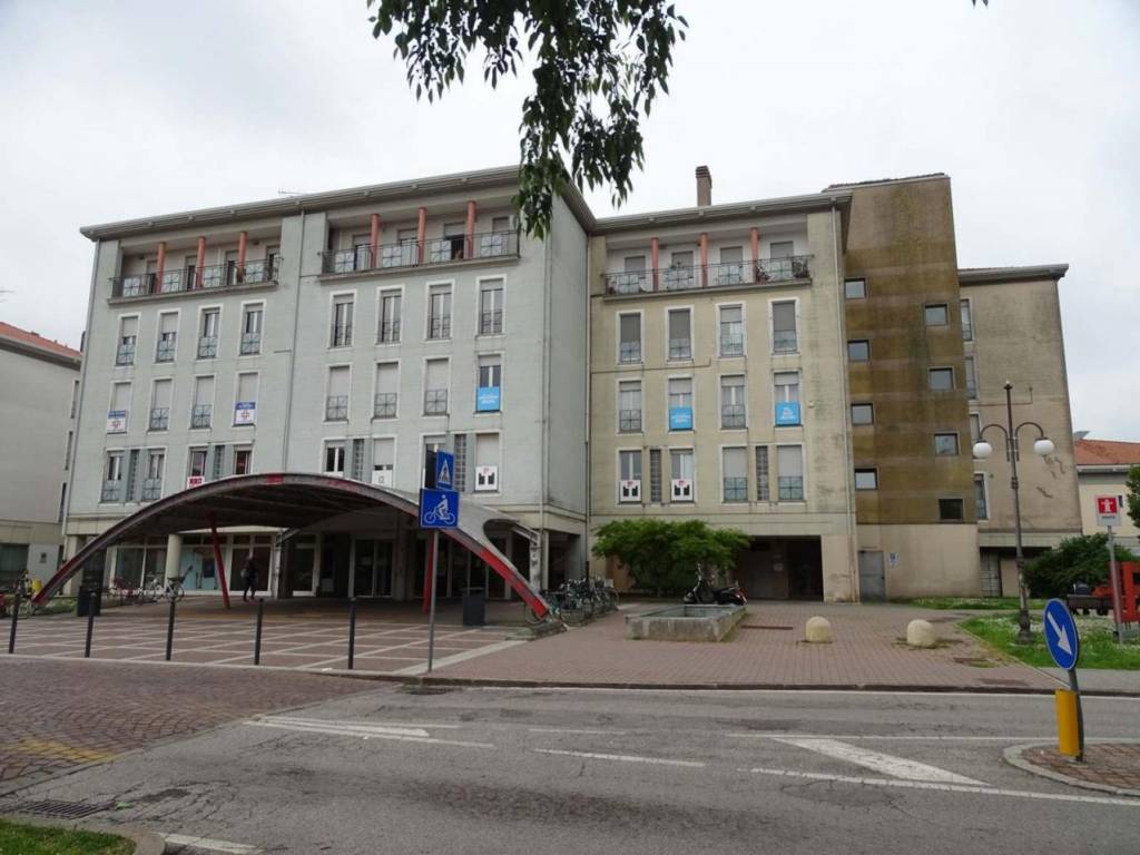 negozio in vendita a Rovigo in zona Centro Storico