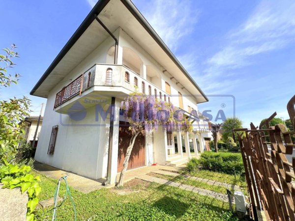 casa indipendente in vendita a Rovigo in zona Commenda