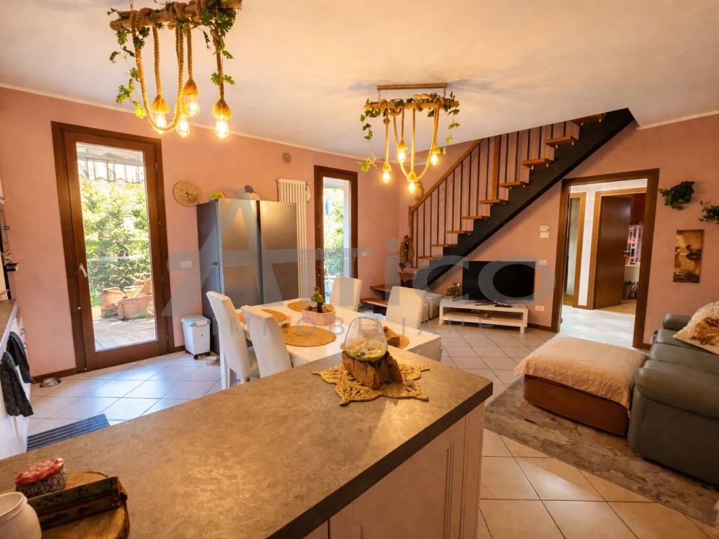 appartamento in vendita a Rovigo in zona Commenda