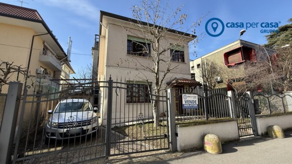 casa indipendente in vendita a Rovigo in zona Centro Storico