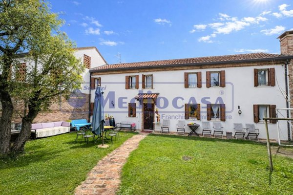 casa indipendente in vendita a Rovigo in zona Mardimago