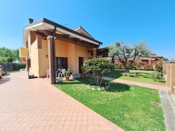 casa indipendente in vendita a Rovigo in zona Mardimago