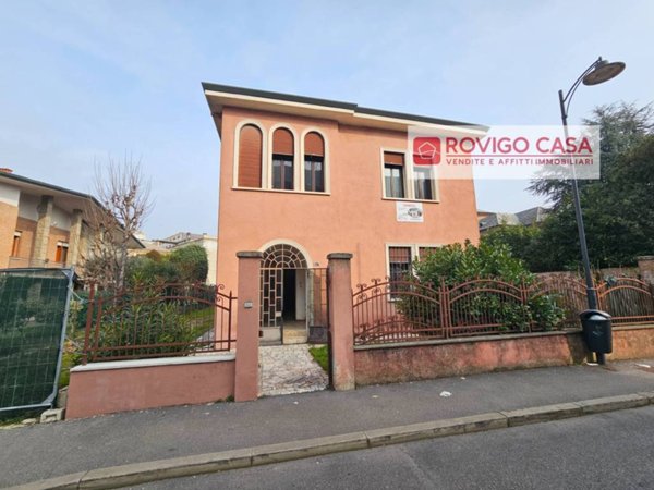 casa indipendente in vendita a Rovigo in zona Centro Storico