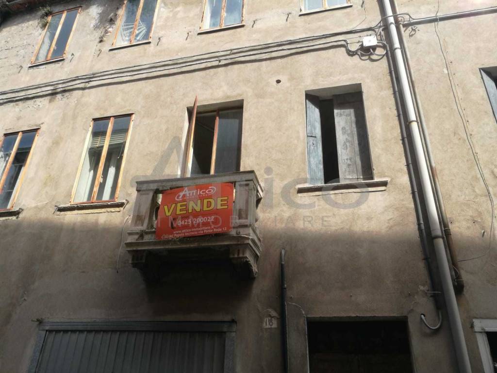 casa indipendente in vendita a Rovigo in zona Centro Storico