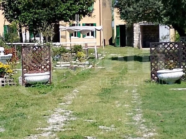 casa indipendente in vendita a Rovigo in zona Centro Storico