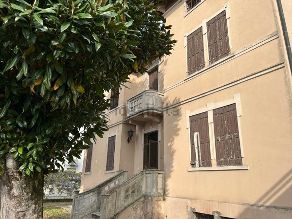 casa indipendente in vendita a Rovigo in zona Centro Storico