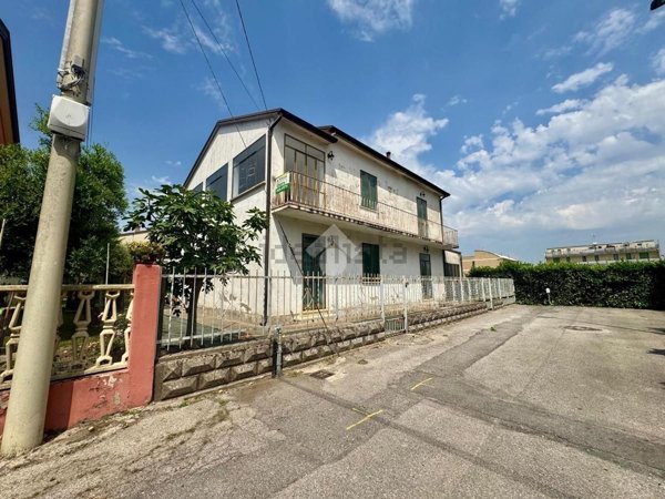 casa indipendente in vendita a Rovigo in zona San Pio X