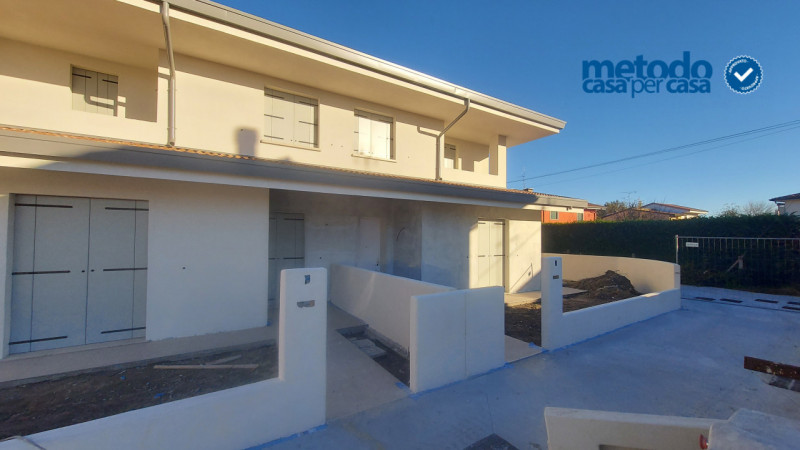 casa indipendente in vendita a Rovigo in zona Granzette
