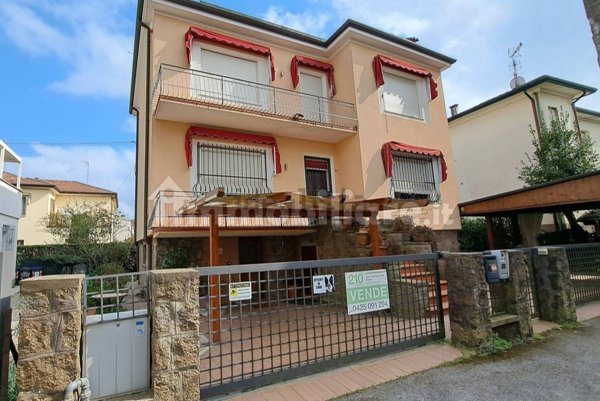 casa indipendente in vendita a Rovigo in zona Commenda