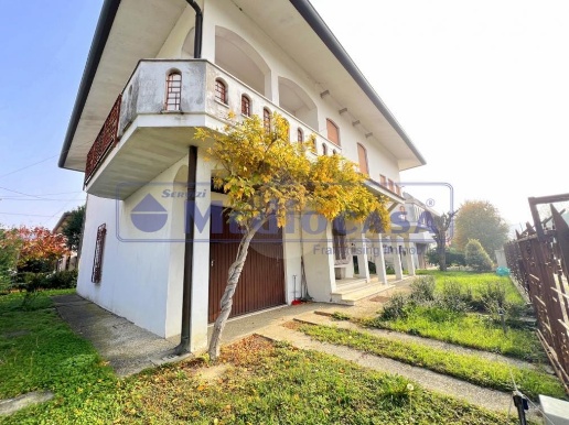casa indipendente in vendita a Rovigo in zona Commenda