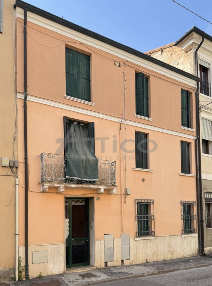 appartamento in vendita a Rovigo in zona Centro Storico