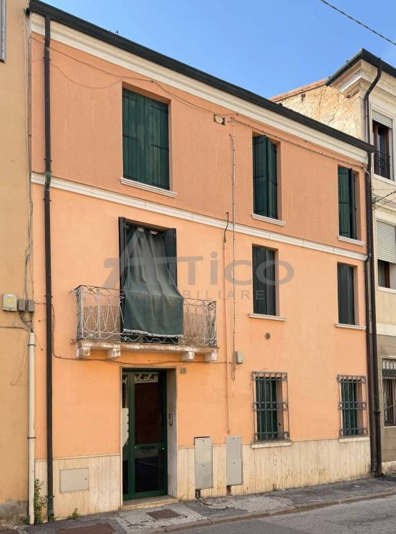 appartamento in vendita a Rovigo in zona Centro Storico